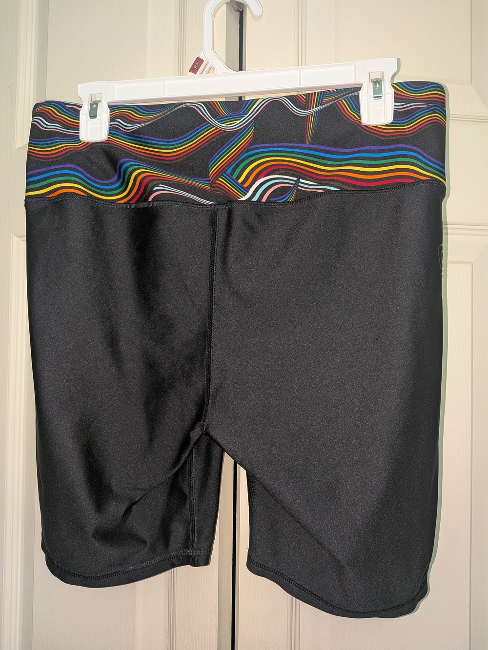 Under Armour Black Bike Shorts with Multicolor Wave Waistband - Picture 3 of 7